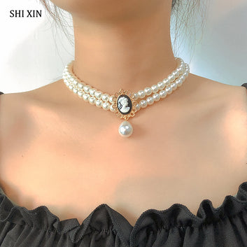 Wedding Jewelry on Neck Lady Pearl Choker